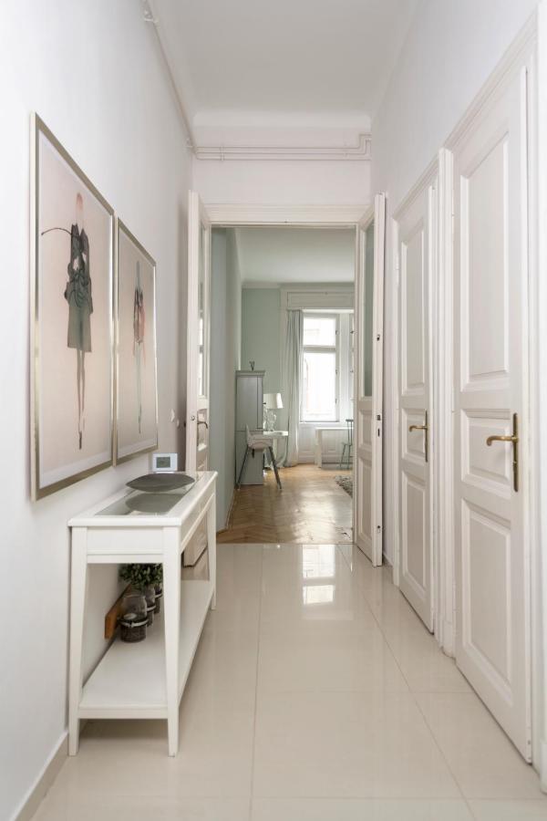 Jettsetter Luxury Apartment By Andrassy Ave & Opera Budapest Kültér fotó